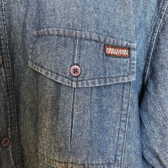 West Coast Connection Loose Fit Chambray Denim  Button Up Shirt Large - Picture 6 of 10